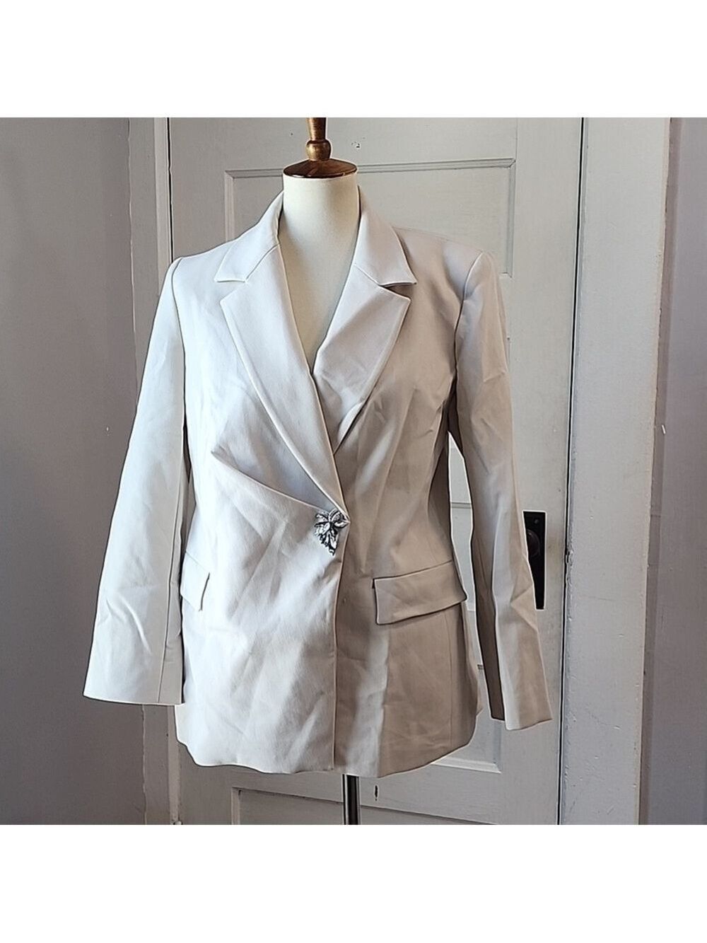 NWT Zara Rhinestone Button Blazer, Beige, Size L - Picture 7 of 17
